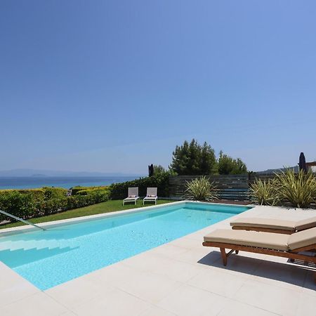 Villa Ricolina Hanioti Exteriör bild